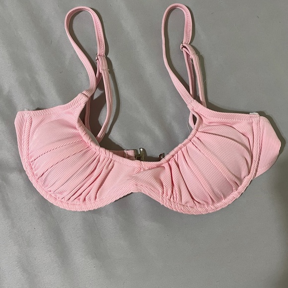 Bikini - Picture 2 of 5